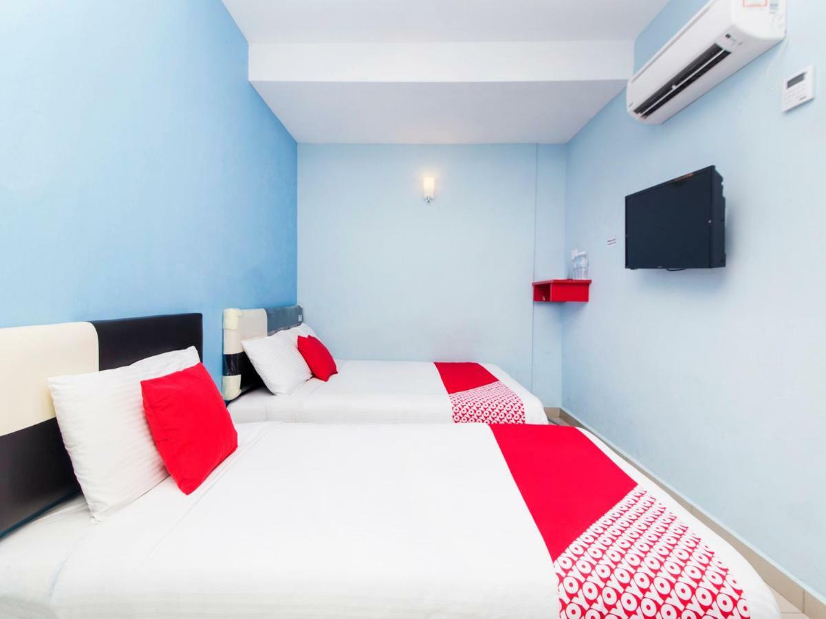 Oyo 220 Hotel Sri Maluri Куала Лумпур Екстериор снимка