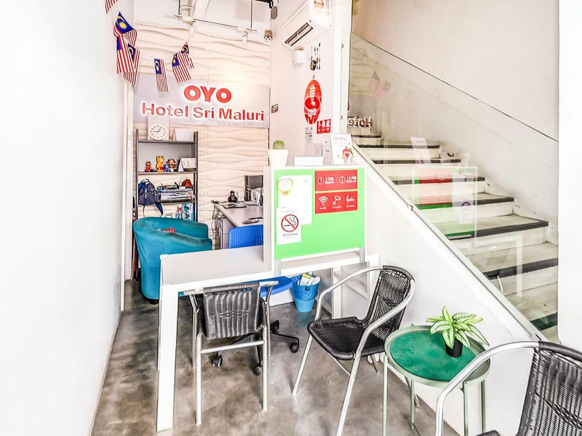 Oyo 220 Hotel Sri Maluri Куала Лумпур Екстериор снимка