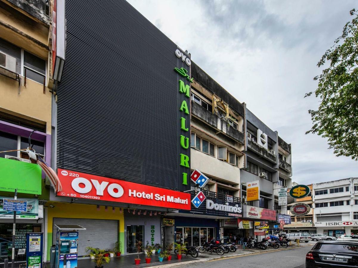 Oyo 220 Hotel Sri Maluri Куала Лумпур Екстериор снимка