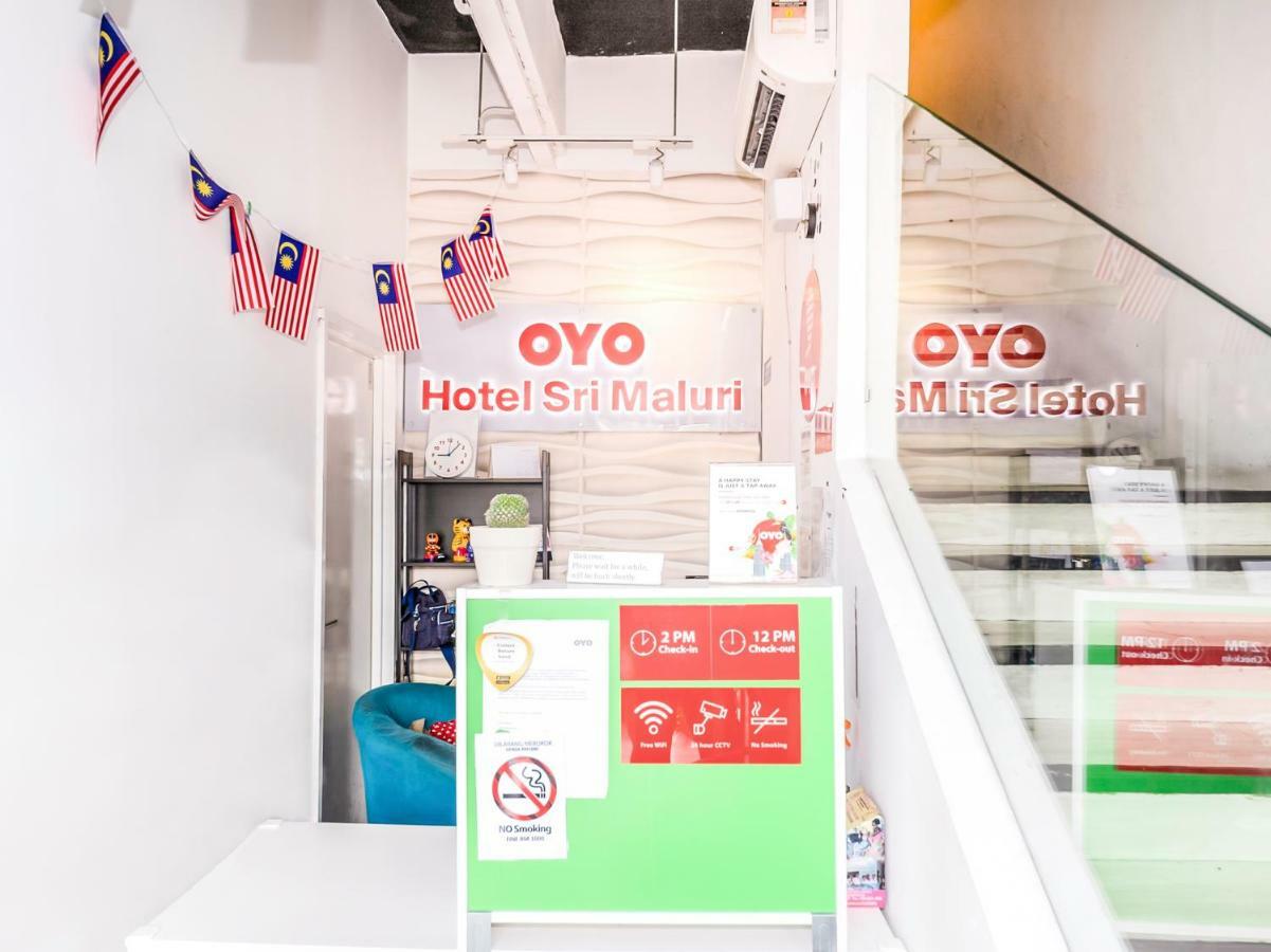 Oyo 220 Hotel Sri Maluri Куала Лумпур Екстериор снимка
