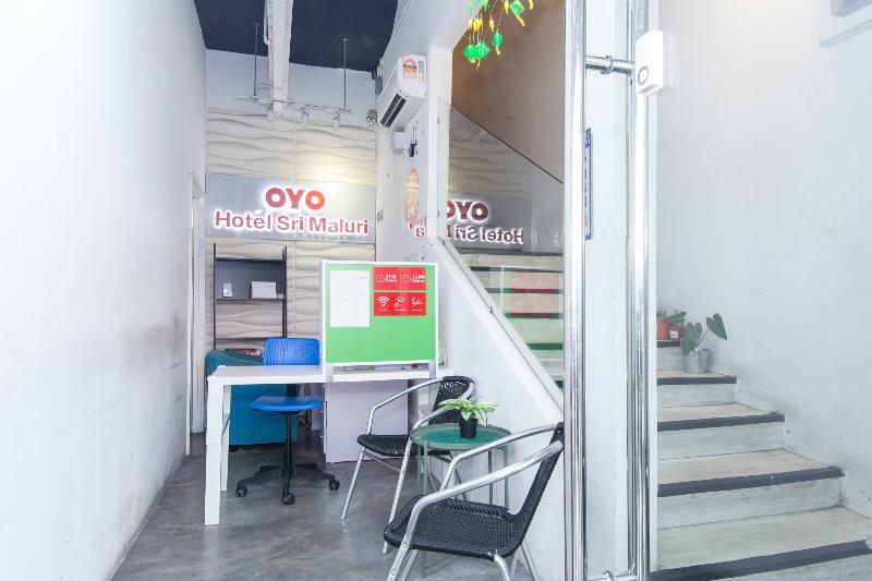 Oyo 220 Hotel Sri Maluri Куала Лумпур Екстериор снимка
