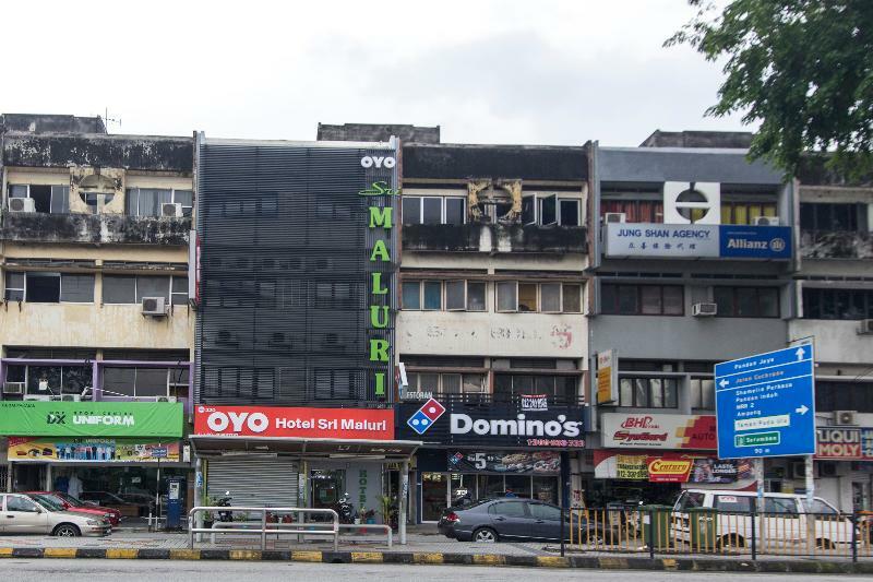 Oyo 220 Hotel Sri Maluri Куала Лумпур Екстериор снимка