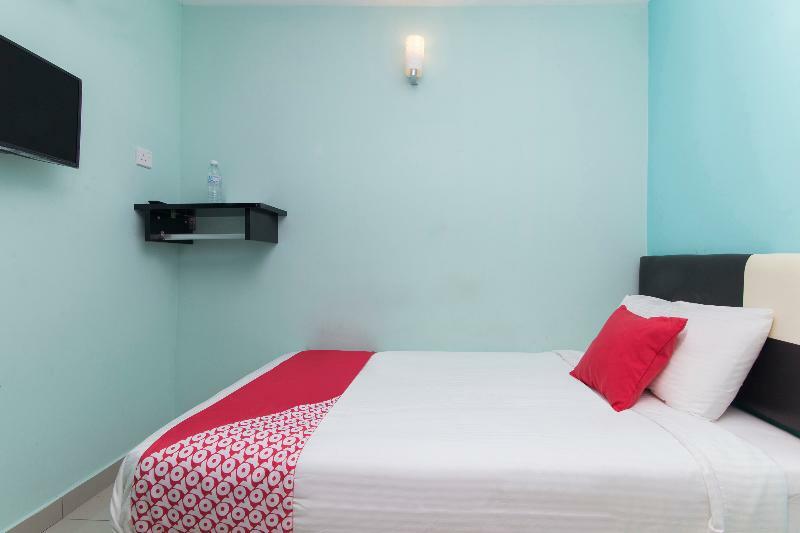Oyo 220 Hotel Sri Maluri Куала Лумпур Екстериор снимка