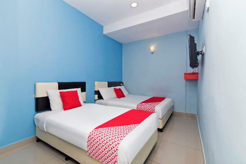 Oyo 220 Hotel Sri Maluri Куала Лумпур Екстериор снимка